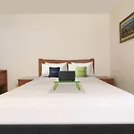 Urbanview Hotel Mroom PH
