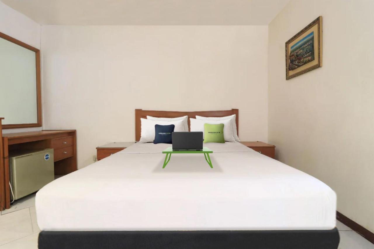 Urbanview Mroom Ph Hotel 3*